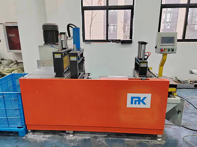 Mesin pemotong CNC